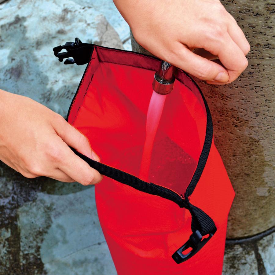 防水バックパック